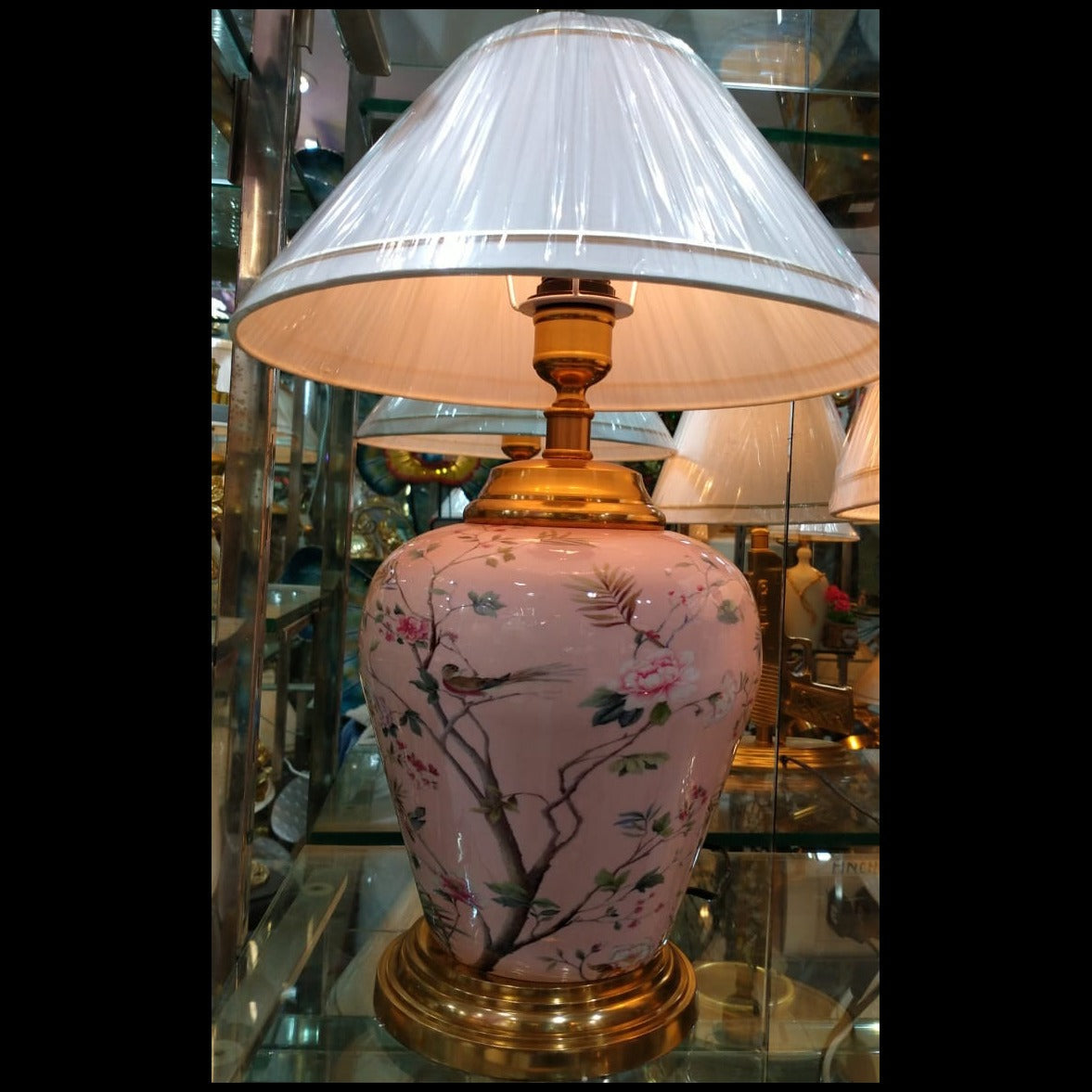 PINK ELANTRA,UNIQUE STYLISH TABLE LAMP-SKDTL001P